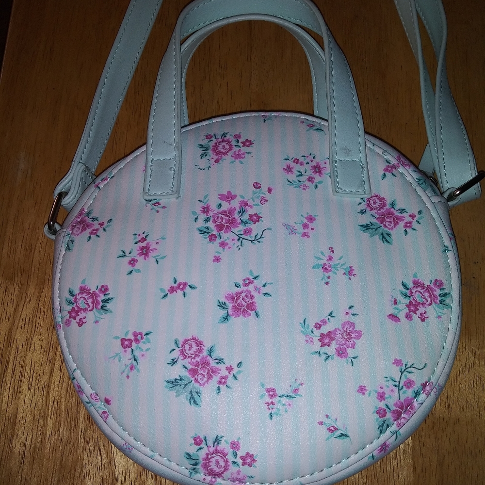 Small Flowered Purse - Picture 2 of 5